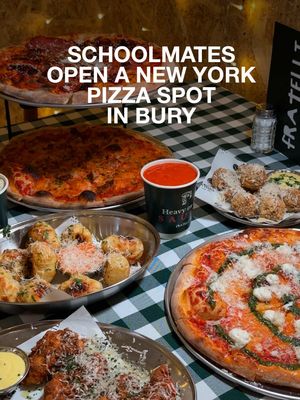 SCHOOLMATES OPEN NEW YORK PIZZA SPOT IN RESTAURANT THEY WORKED IN AS TEENS From the crew behind the likes of the Eagle & Child and the Holcombe Tap comes Fratelli, a new pizza joint right in the heart of Bury, at the historic Met Theatre. All mates from school, these lot all used to work here as teenagers, so it’s a lovely full circle situation. Save us a slice... …. 📍  Fratelli, The Met Theatre, Bury #bury #pizza #newyork 