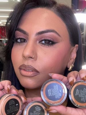 Lip Erase is a base, not a lipstick. It neutralizes your natural lip tone so your lip combos hit the way they’re supposed to 💋 #maccosmeticscanada #maccreator #macliperase #lipcombo #concealerlips @M·A·C Cosmetics Canada @M·A·C Cosmetics @M.A.C Cosmetics Store 