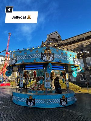 It’s all fun and games when @JELLYCAT are involved 🧸 #leeds #jellycat #leedslife #millenniumsquare #visitleeds