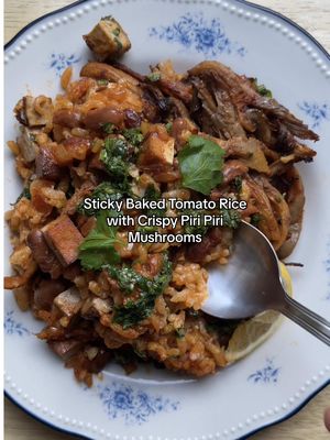 Smoky, sticky baked rice with crispy piri piri mushrooms and a zesty green sauce. Truly a joy to make, a joy to eat, a joy to look at (I hope, lemme know) 🍚💫 Full recipe in biooo ✨ #rice #ricedish #Recipe #veganfood #veganrecipe 