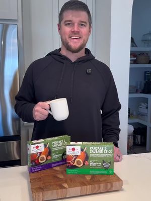  #APPLEGATEBrandPartner POV: you’re a dad on duty for the school morning routine. Breakfast made easy with APPLEGATE® Pancake & Sausage Sticks @Applegate 