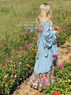I wear these dusters alllll the time, especially the blue 🦋 #cottagecore #practicalmagic #cottagecoreastethic #stevienicks #summerfashioninspo 