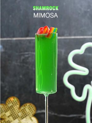 St. Patrick’s Day cocktails! 🍀💚 Let’s kick things off with a perfect morning celebration—this stunning mimosa adds a festive touch to your day! 🥂✨ Recipe: • 2 oz orange juice 🍊 • 3 oz champagne or Prosecco 🍾 • 1/2 oz blue curaçao 💙 Sip, celebrate, and enjoy the luck of the Irish! 🍀🥂 #stpatricksday #shamrock #shamrockmimosa #mimosa #orangejuice