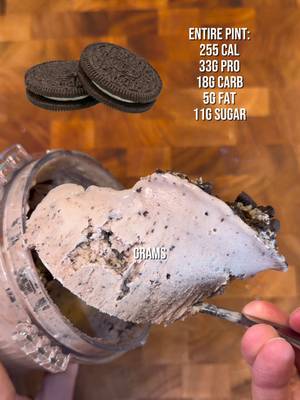 ⬇️FULL RECIPE⬇️ 255 calories 33g protein (for the entire pint, mix-ins included) Cookies & Cream Protein Ice Cream 😋🍦 Full recipe book (180+ flavors) in bio! - 1 @PRIME Cookies & Cream Protein Shake (350-400ml) - 20-25g @Lakanto Monk Fruit sweetener - A pinch of salt - 1g (¼ tsp) @Bob’s Red Mill xanthan gum Mix-ins/toppings: - 3 @OREO Thins 255 cal 18g C, 5g F, 33g P Instructions: 1. Blend all ingredients for the base and freeze (at least 16 hours) 2. Run your pint under hot water for at least 60 seconds 3. Spin on “Lite Ice Cream” setting 4. Spin on “Respin” setting if very powdery 5. Make a hole down to the bottom with a butter knife and fill with the Oreos 6. Run the “Mix-in” cycle 7. (Optional) Crumble one more Oreo on top Follow for more @Ninja Kitchen Creami tips, tricks, and recipes! • • • • #ninjacreami #oreo #highprotein #proteinicecream #fpf