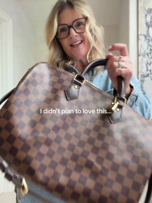 I didn’t plan to love this Speedy 35… but here we are 🤎 Damier Ebene just hits different. #louisvuitton #speedy35 #damierebene #luxurybags 