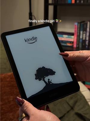 ok kindle girlies… I’m officially one of you now 🤎📚 drop your fav book in the comments! ✨ #kindlegirlie #kindleunboxing #bookgirlies 
