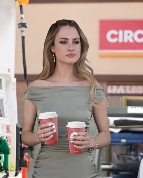 If I’m going to be Stephen’d at the gas station, at least make it a Circle K 😭 #tellmelies #tellmelieshulu