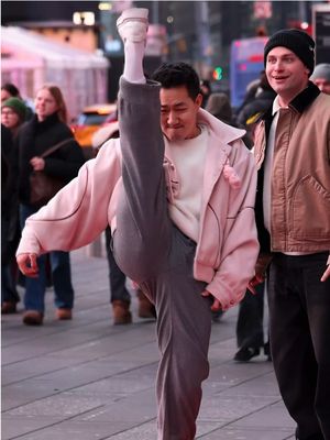 He decided to go Olympic mode 😎 #RedCarpetBoy