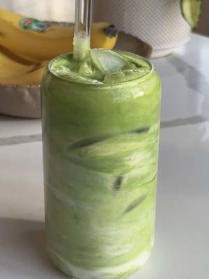 Fresh Del Monte banana meets creamy matcha for a latte that’s healthy, trendy, and oh-so yummy! 💚 Banana Matcha Late Ingredients:  🍌 1/2 Fresh Del Monte banana 🍌 2 tbsp oat milk creamer 🍌 1/4 cup almond milk 🍌 1 tbsp agave 🍌 1/4 tsp vanilla extract 🍌 Pinch of sea salt #freshdelmonte #fruit #freshfruit #matcha #bananamatcha 