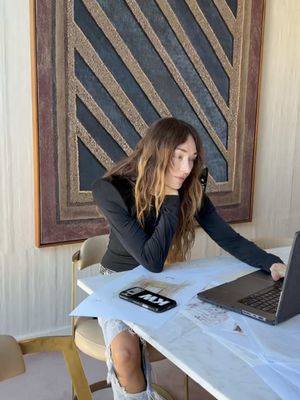 What’s shaping the studio right now, from process to perspective. Environment is strategy. Full story on WEARSTLERWORLD. Link in bio. XK #worklife #worktips #KellyWearstler