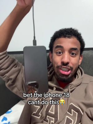 Talking about Bluetooth charger 😭😭😭😭 #fyp #foryoupage #iphone18 #iphonecharger 