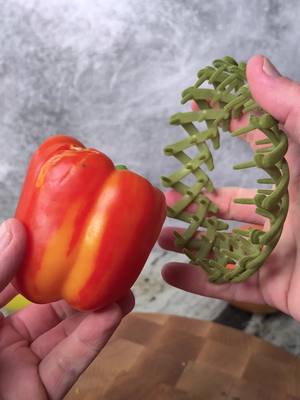 Bell pepper vs veggie topper #vegtables #asmr #satisfying