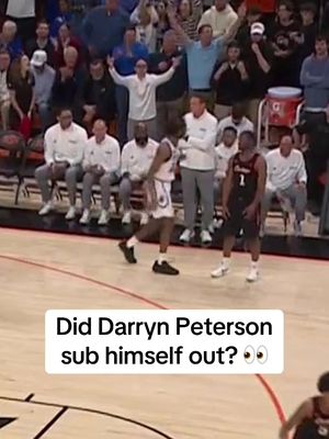 Darryn Peterson only played 2.5 minutes in the 2nd half #collegebasketball #darrynpeterson #kansasjayhawks #basketball #cbb 