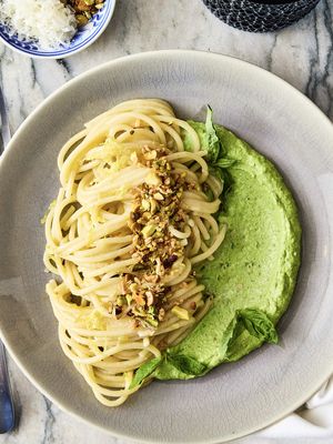 #ad To celebrate World Pistachio Day on February 26, I’m partnering with @wonderfulpistachios to make this Lemon Spaghetti with Whipped Pistachio Ricotta!   It uses Wonderful Pistachios No Shells Unsalted in the whipped ricotta and breadcrumb crumble topping for the taste and crunchy texture of pistachios we all know and love! Pistachios are a great complete protein snack and versatile ingredient to use in your cooking.   Here’s everything you’ll need to recreate my recipe for World Pistachio Day: -  Ingredients:    For the Whipped Pistachio Ricotta  - 2 bunches fresh basil  - 1 cup Wonderful Pistachios No Shells Unsalted - 1 Wonderful Seedless Lemon, zest and juice  - 1 tablespoon salt  - 1 tablespoon freshly cracked black pepper  - 1 tablespoon extra virgin olive oil  - 16 oz whole milk ricotta  - 1 cup grated Parmesan cheese    For Pistachio Breadcrumb Crumble:  - 2 tablespoons salted butter  - ½ cup Wonderful Pistachios No Shells Unsalted, chopped  - ½ cup panko breadcrumbs  - ½ teaspoon flaky sea salt  - 1 Wonderful Seedless Lemon, zest    For the Lemon Butter Spaghetti   - 1 lb spaghetti  - 1 stick of salted butter  - 2 Wonderful Seedless Lemons, zest and juice  - 1 shallot, finely diced  - ½ cup of reserved pasta water     Instructions in the comments!    #Recipe #pasta #pistachios 