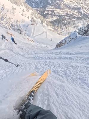First lap off the tram. Didn’t really have a plan and wanted to get as fresh of tracks as posssible so just went with the flow of where the mountain took me and got some face shots along the way #ski #skiing #snowbasin 