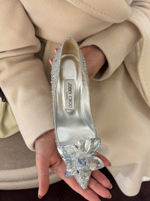 trop contente de celles que j’ai choisies 🤭 essayez de deviner en commentaire! #mariage2026 #chaussuresdemariée #chaussuresmariage #jimmychoo #dior 