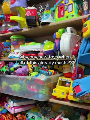 the coolest secondhand/vintage toy shop 🧸 🪀 Ye Olde Toy Shoppe, St Clair Shores, MI #nostalgia #toys #thriftymom #overconsumption #thriftstore  