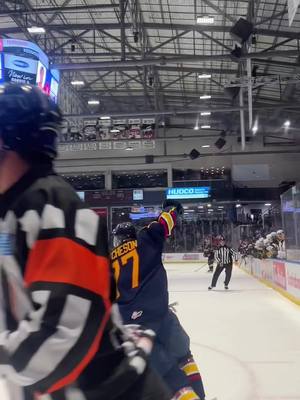 THATS A RECORD BREAKING GOAL IF YOU ASK ME🥱🥱 #Isles #ohl #hockey 