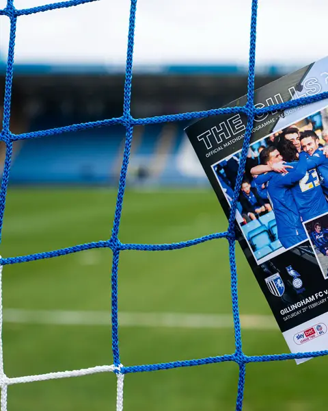 🗓️ 21.02.26 📍 MEMS Priestfield Stadium 🏆 Sky Bet League Two ©️ AHPIX | All Photos Copyrighted #gills #oafc #oldham #football #photography 