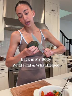 my favorite lunch with leftover chicken! #healthylunch #healthyrecipe #postpartumbody #protein #chickenrecipe 