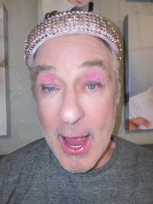 💅🏼 period #alecbaldwin #funny #hilariabaldwin #makeup #fyp 