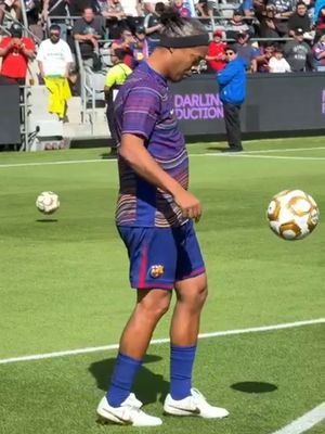 @fcbarcelona 🔵🔴 #ronaldinho #fcbarcelona #Soccer 