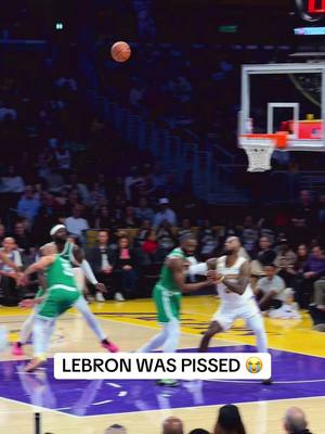 Did the refs miss this call? 😬 #Lebronjames #lakers #celtics #boston #NBA 