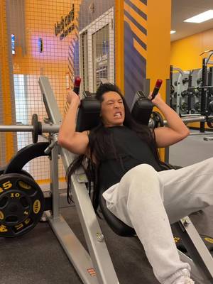 that one girl screaming at the gym 🤣 #comedy #parody #satire 