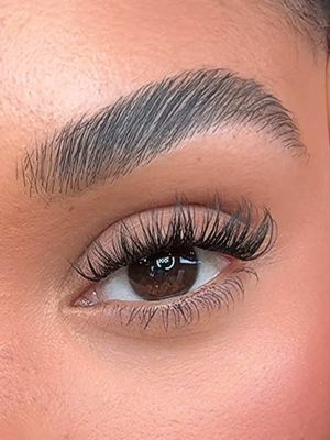 Lash Map - 14, 12, 12, 12, 10 stacked 14 in the middle and outer corner. Hands down the best lash clusters I’ve used! They’re so light and when you stack them they get even better and don’t look too over done. 🙌🏽 Lashes - Max comfy spider lashes on TikTok 🔥 @MaxComfi Lashes 
