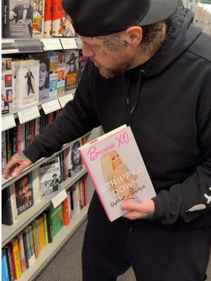 MAMAS BOOK IS OUT NOW GO FIND ONE AND TAG ME