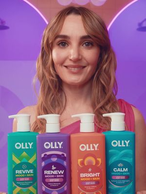 Come get wet with your new Unlicensed Shower Therapist, @chloefineman. Every Tuesday starting next week. 💦 #ollywellness #showerthoughts #ollybody