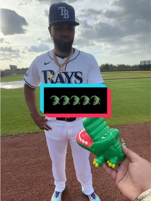 Cuidado con el cocodrilo. 🐊 #springtraining #juniorcaminer #yandydiaz #tampabayrays #tigers 