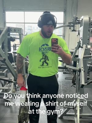 #loveisblind #netflix #gym #lifting #buschlight 