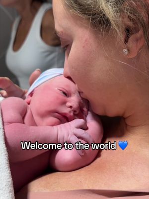 After the quickest unmedicated labor and delivery, I finally got to meet my baby boy. No one can explain the rush. It’s a true miracle. #birthstory #daniaustin #unmedicatedbirth 