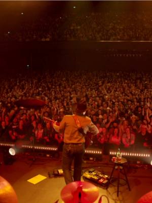 The fine people of Zürich sure do love their cold beer & country music #classiccountry #countrymusic #OnTour 