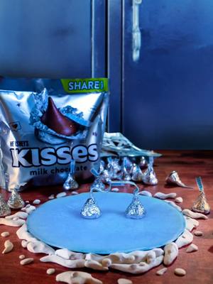 The KISSES are BACK in honor of TEAM USA ❄️🇺🇲 The legacy continues with @franticframes in honor of the Winter Olympics & Paralympic Games. Hershey’s is a Proud Supporter of Team USA. #ad  #stopmotion #animation #claymation 