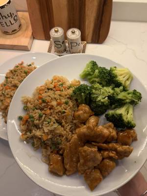 As a new dog mom, I don’t always have time for an elaborate dinner. @Wegmans frozen foods makes my life easier and there are even Gluten Free options. #ad #WegmansPartner