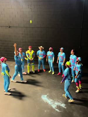 new pre-game ritual? 🤨  @A1⚡️ @Aric Vasquez @khalilwilsonnn @Alex Kobersteen @Joseph Burke @Bible Me @FickFitness  #cosmicbaseball #lebronjames #kingjames #bronny #lakers 