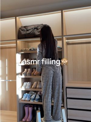 had to upload with no music because… satisfying af 💅🏽 #wardroberoom #bedroommakeover #walkinwardrobe #asmr #organization 