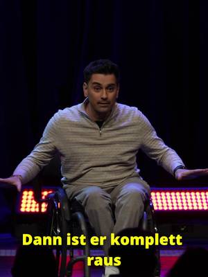 Einfach das System gedribbelt 😁 #Comedy #comedyshow #tancaglar #LifeHack "Der Teufel trägt Rollstuhl!" Tourdaten und Tickets hier: https://tan-caglar.de/comedy/#tourdaten