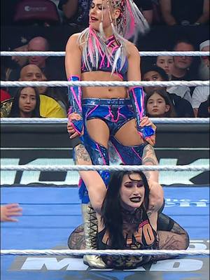 mami no! 😭😭😭 #WWE #RheaRipley #Giulia