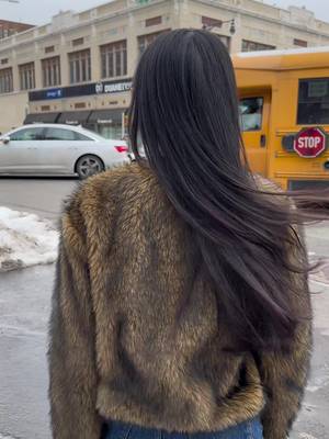 $20 is literally unheard of 🤯  Wash and sets are $20-25 and if you would like to skip rollers it will be $30-35.  • • #nychiddengem #dominicanhairsalon #affordablenyc #nychairsalon 