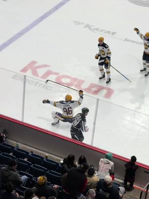 Unreal moment from last night #ErieOtters #OttersHockey #hockey #sports #eriepa 