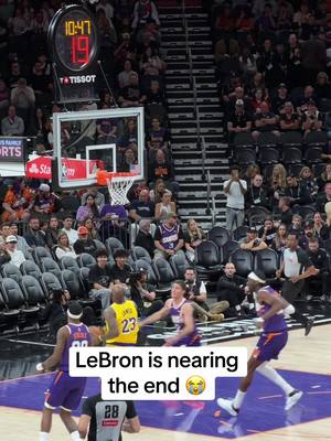 This happens to all of us 😭 #lakers #lebronjames #NBA 