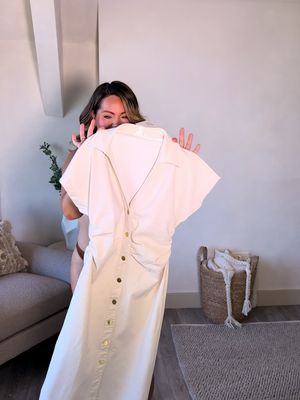 THE CREAM DENIM DRESS 😱👏👏 UNREAL!  Who remembers this from Zara last year?? Well I’ve found it a similar one YAY!  Links in bio x #grwm #haul #springhaul 