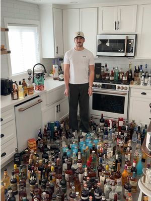 It’s time for my annual bar cart clean-out 😅 … at this point I should just open a bar. #barcart #organization #cleanwithme #homeorganization #Home 