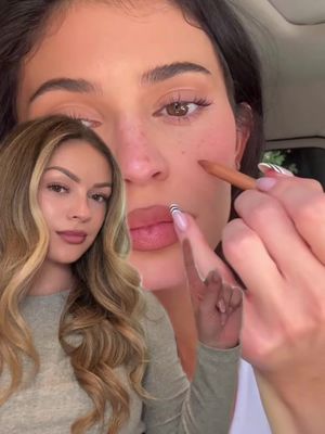 kylie’s technique 🤎⁠ ⁠ use our NEW precision pout lip liner in “cool nude” to create soft faux freckles and to line and define the lips for a seamless, sculpted finish.⁠ ⁠ coming 3.04 to kyliecosmetics.com and @Ulta Beauty ✨