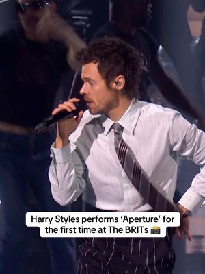Is there anything this man can’t do 😌 Harry Styles just performed ‘Aperture’ for the first time at The BRIT Awards 2026 with Mastercard! 📸 #harrystyles #BRITs #aperture