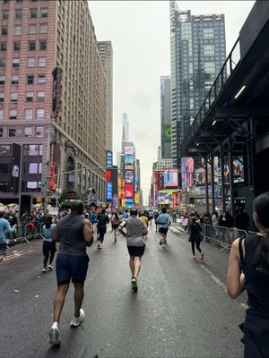 Is anyone else party pacing this United Half Marathon in two weeks or is it just me? 🥳 #unitedhalfmarathon #runtok #nycrunning #halfmarathontraining #halfmarathon 