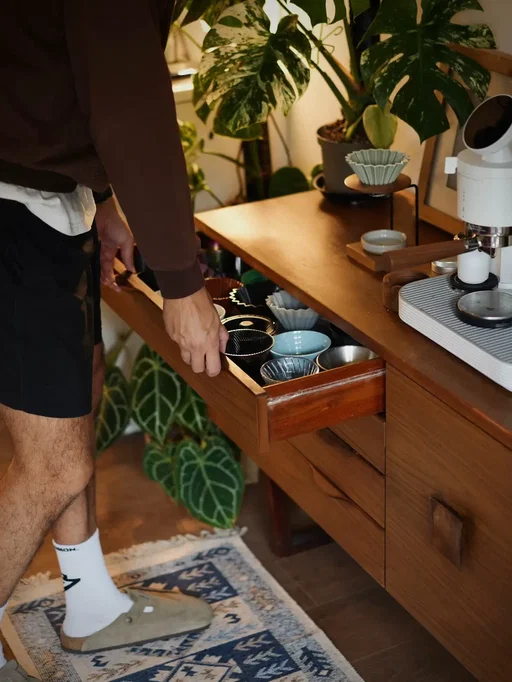 You really can’t beat just making coffee, going for a run, cleaning the home and preparing for a new week.  #coffee #dailylife #cozyhome #specialtycoffee #homebrew 